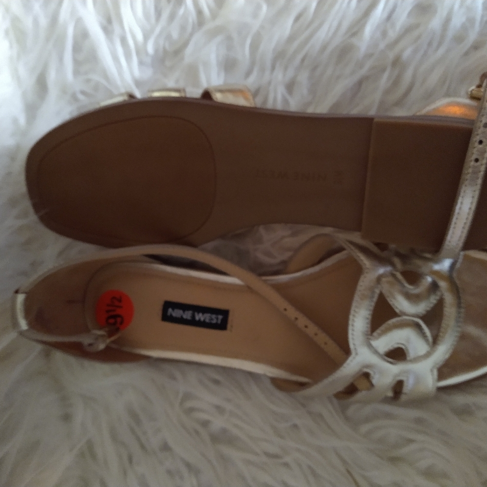 Shoes 🤍 - Picture 2 of 3
